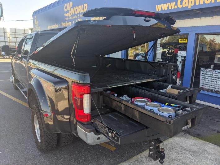 LEER 700 Fiberglass Tonneau Cover